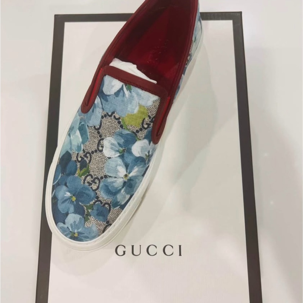 Gucci Women's Blue Floral Slip-On Sneakers